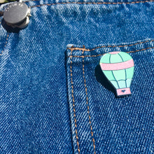 Load image into Gallery viewer, Hot air balloon glitter enamel pin